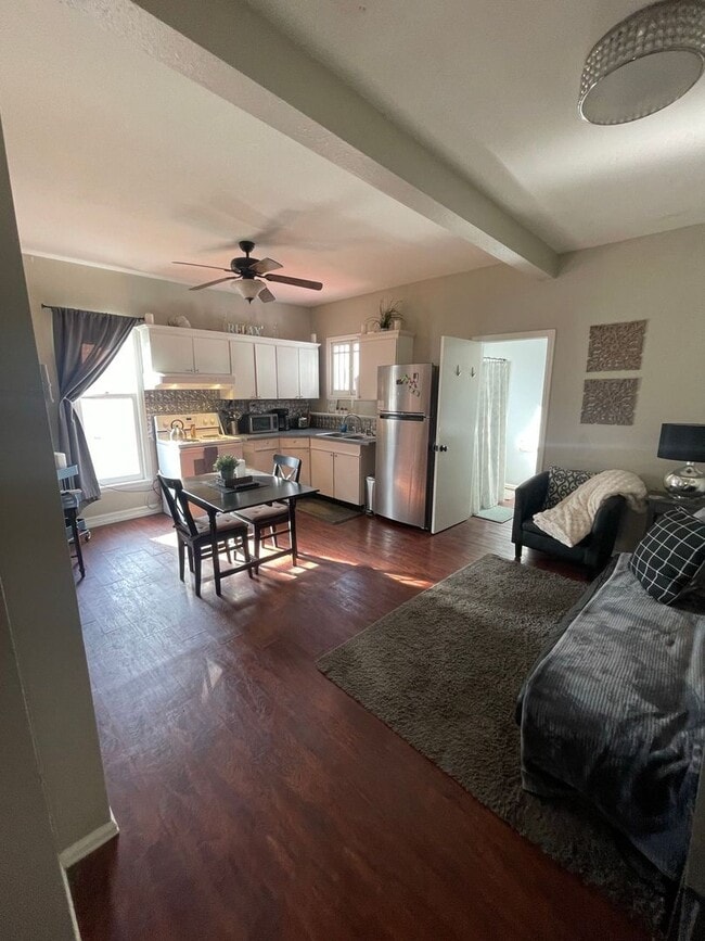 Foto del edificio - 815 Pitkin Ave