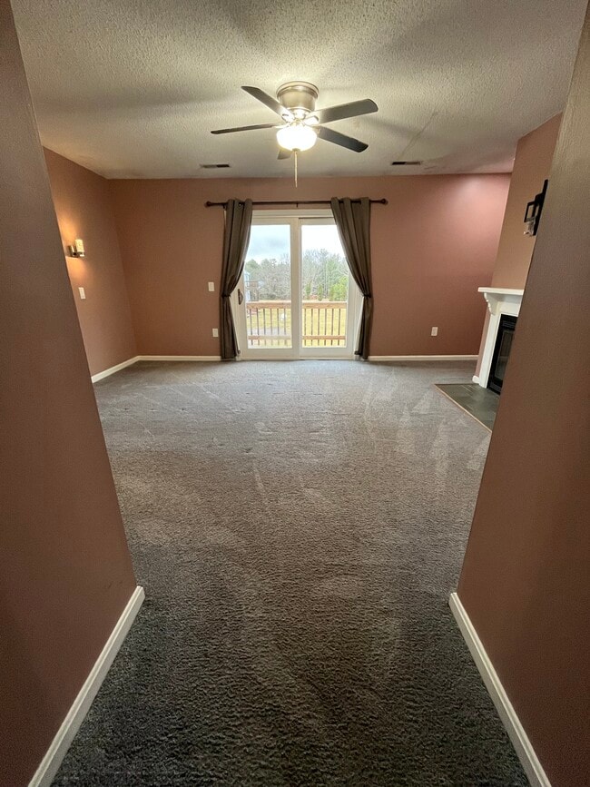 Building Photo - 2743 Cranberry Hwy