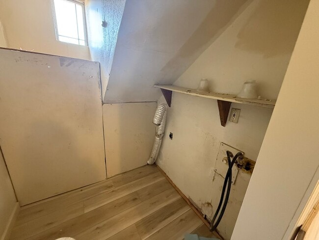 Building Photo - 2 Bedroom Unit in The Dalles For Rent