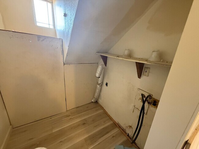 Foto del edificio - 2 Bedroom Unit in The Dalles For Rent