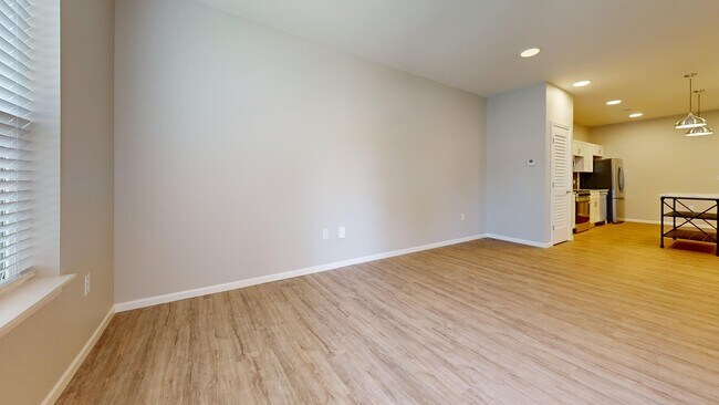 Foto del edificio - 1073 S Grant Ave