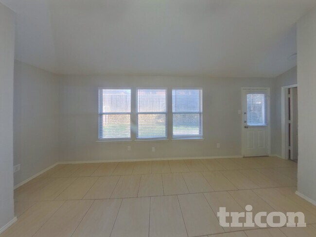 Building Photo - 5417 Elk Ridge Dr