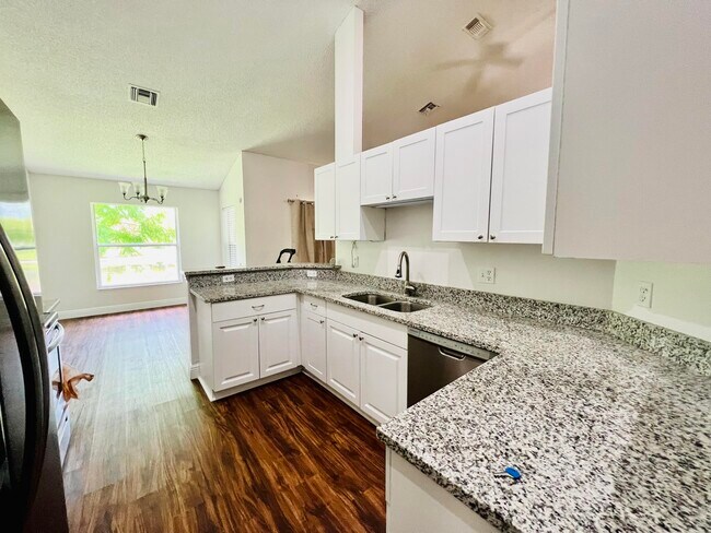 Foto del edificio - 2485 Stonegate Dr