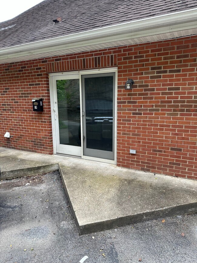 Building Photo - 230 Bowles Park Dr