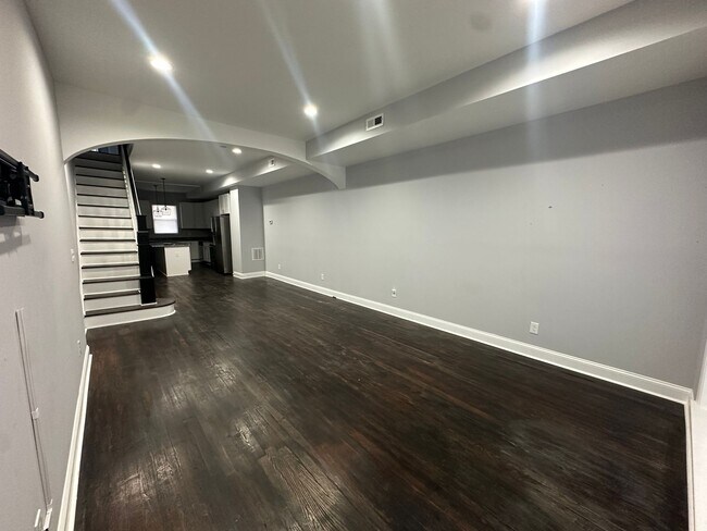 Foto del edificio - 407 N Lakewood Ave