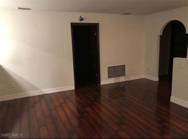 Foto del edificio - 250 10th St NE