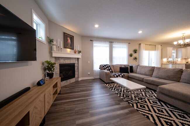 Foto del edificio - 4811 Chestnut Dr