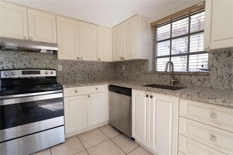 Building Photo - 8650 SW 109th Ave