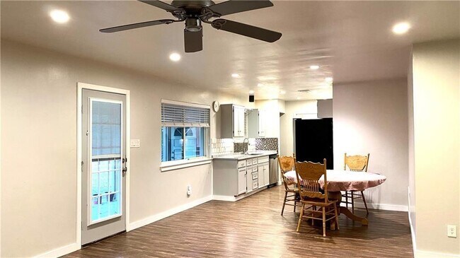 Foto del edificio - 2508 Peach Tree Ln