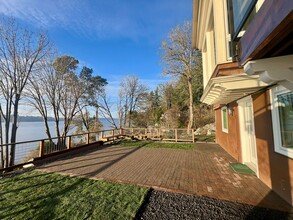 Building Photo - 2061 East Bay Drive Northeast