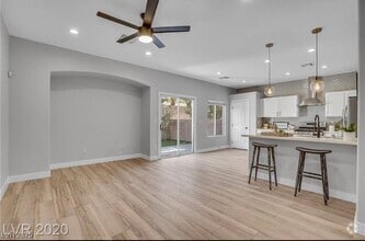 Building Photo - 254 Little Minah Ct