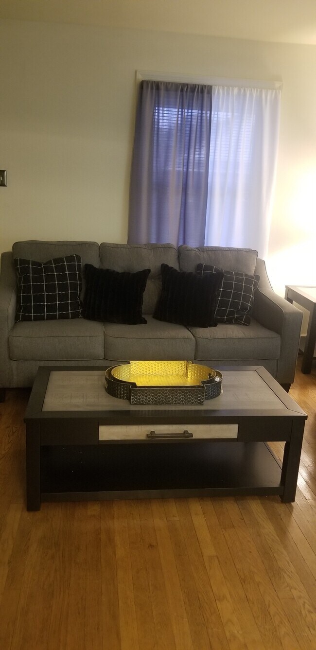 living room - 3136 N 5th St