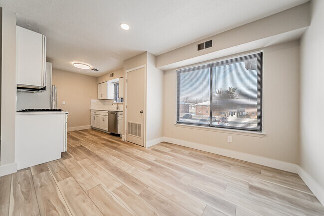 Foto del edificio - Hallwood Manor Apartments