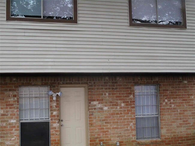 Building Photo - 5508 Deep Forest Dr