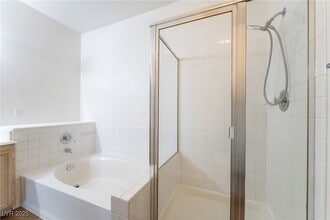 Building Photo - 2201 Ramsgate Dr