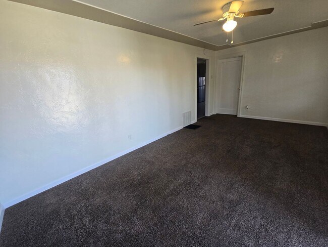 Foto del edificio - 512 N Palm St