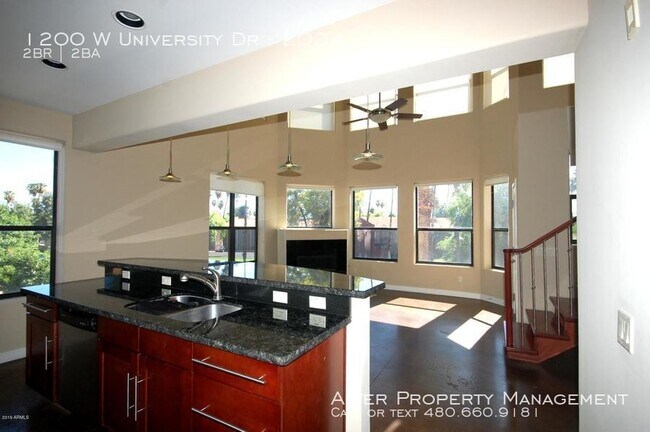 Building Photo - Gorgeous 2 Bedroom loft in sunny Tempe
