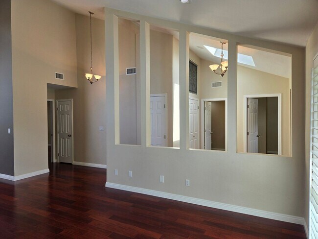 Building Photo - Stunning single-story Vista Del Cerro home with a private backyard oasis designed for effortless ...