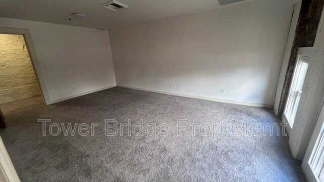 Building Photo - 122 I St