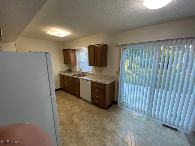Building Photo - 3012 Forest Ln