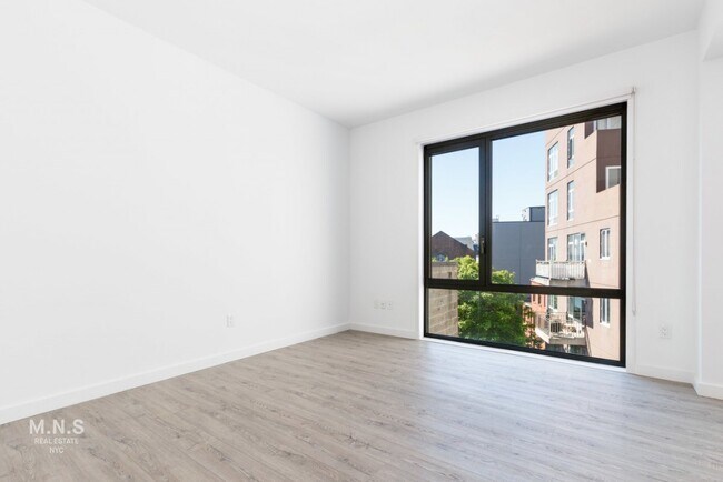 Building Photo - 840 Fulton St