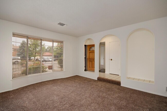 Building Photo - 11213 Nassau Dr NE