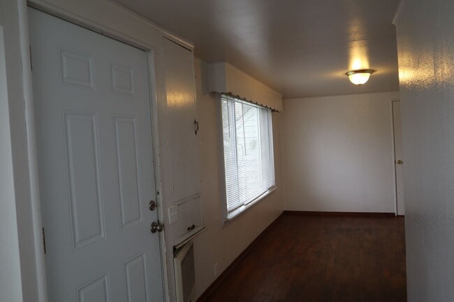 Building Photo - r401ALL