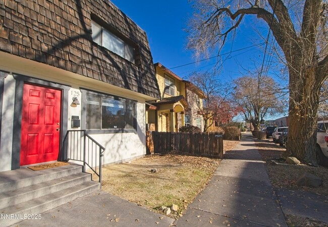 Building Photo - 125 Mary St