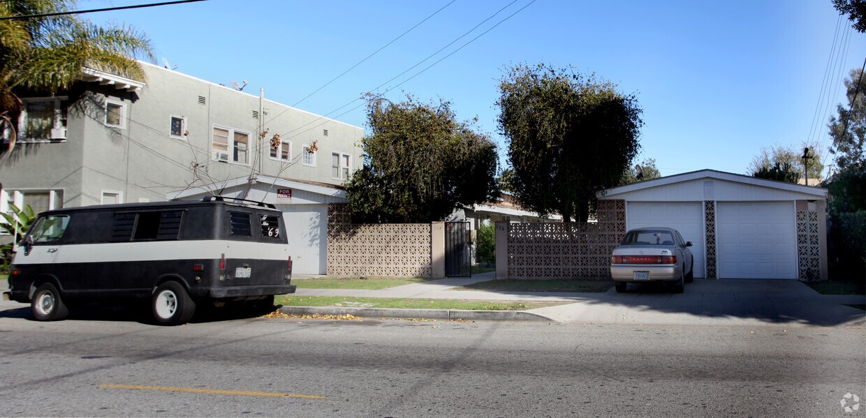 Building Photo - 528 Cherry Ave