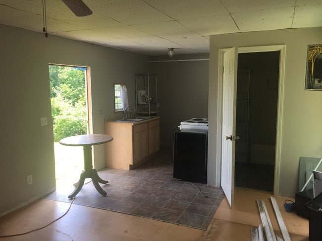 Building Photo - 82 County Rd 565