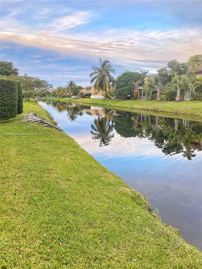 Foto del edificio - 10373 N Kendall Dr