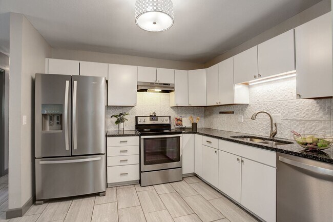Photo - Immaculate, Spacious, Remodeled 2 Bedroom ... Apartment