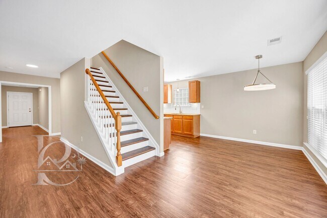 Building Photo - 3 BEDROOM GARDEN HOME IN GATED COMMUNITY