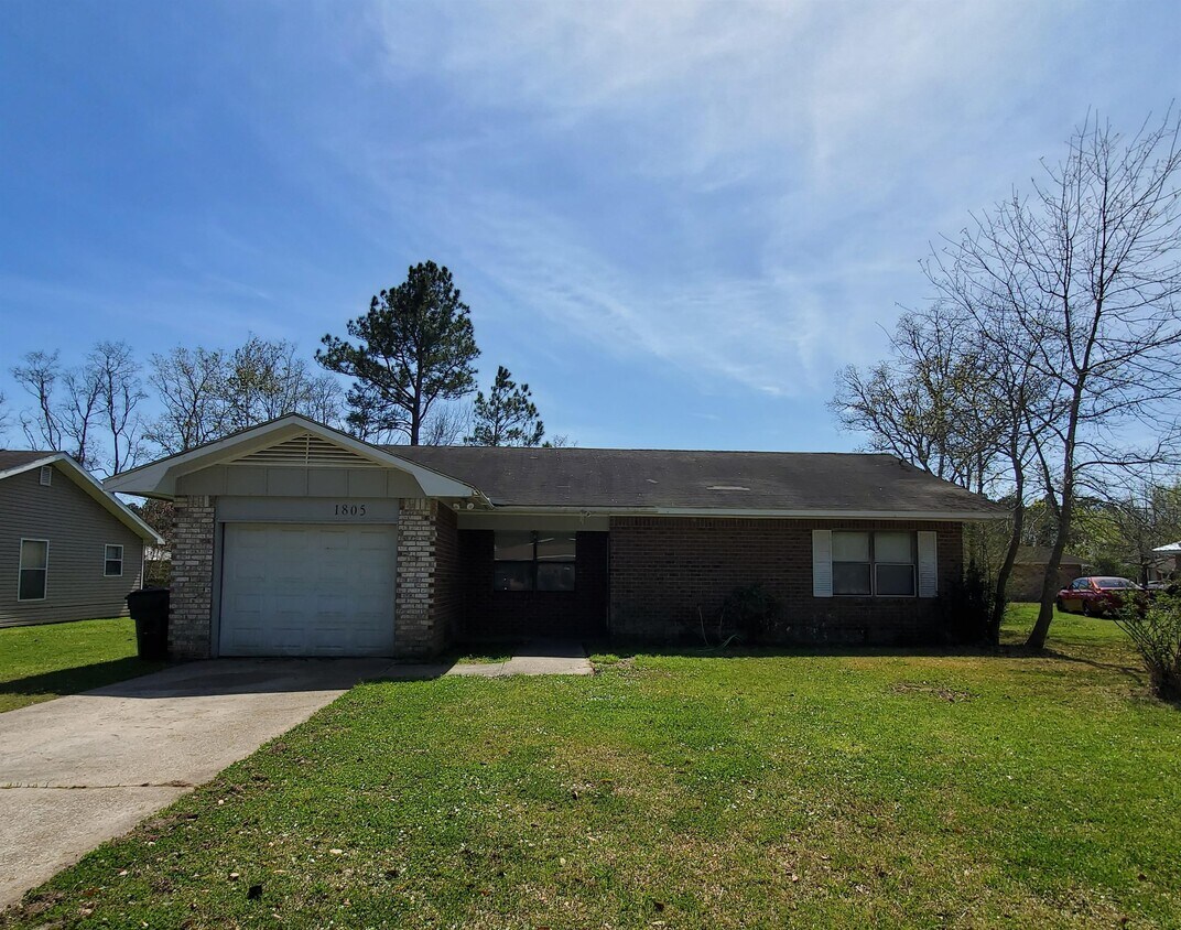 1805 Courtney Dr, Gautier, MS 39553 House Rental in Gautier, MS