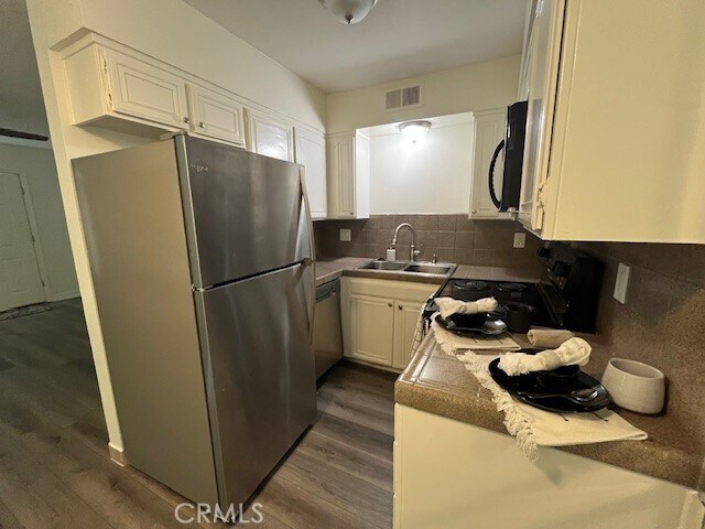 Foto del edificio - 45313 Sunset Ln