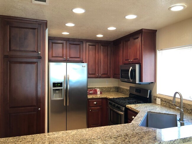 Foto del edificio - Spacious Unit Overlooking the RSM Beach Club!