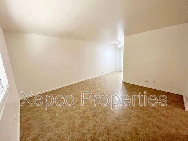 Building Photo - 479 Bradshaw E Ln