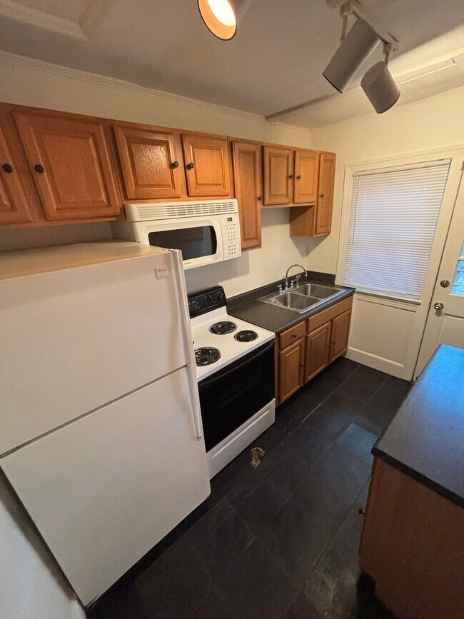 Foto del edificio - 3113-3115 Douglas St