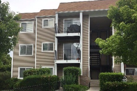 Main Building. Unit on Second floor. - 4650 Quail Park Dr