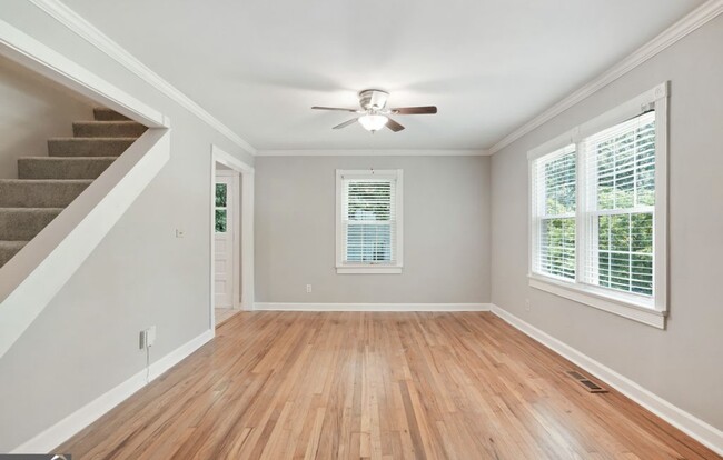 Living Room Empty - 2833 Georgian Dr E