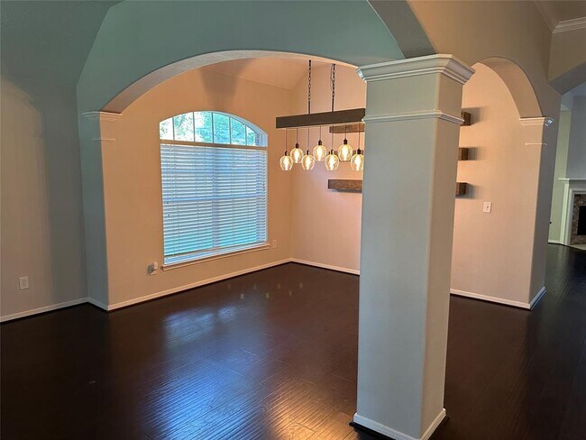 Building Photo - 19 Sweet Birch Pl