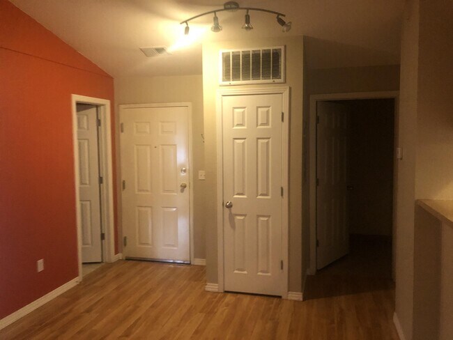Foto del edificio - 5585 W 76th Ave