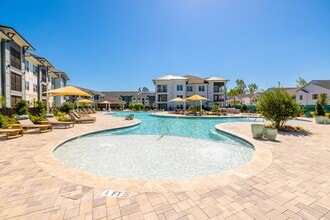 Building Photo - Botanic Apartments