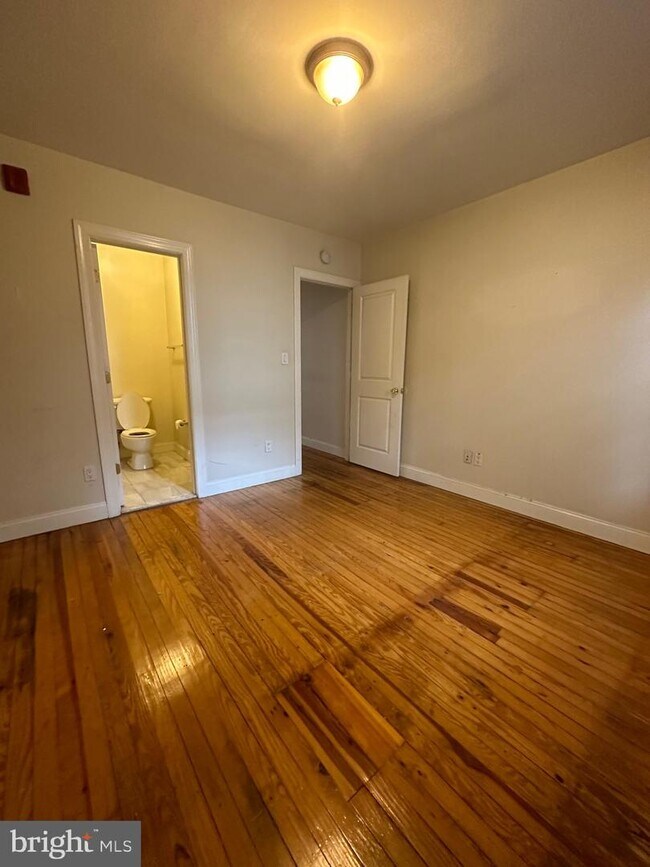 Building Photo - 752 Martin St