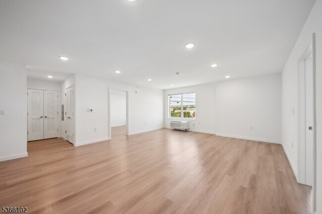 Foto del edificio - 369 18th Ave