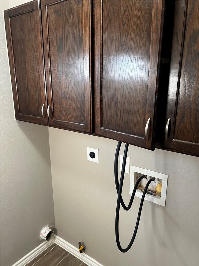 Building Photo - 6514b Culmore Dr