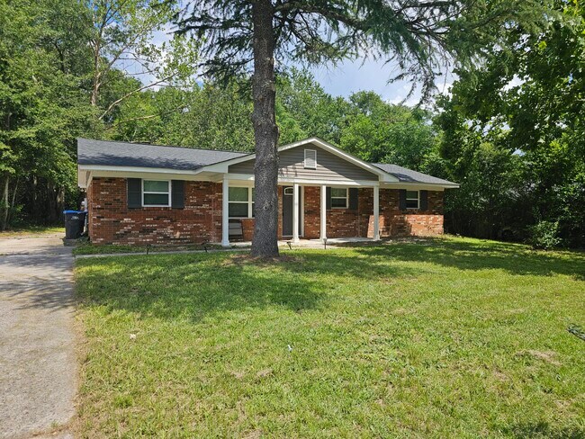 Building Photo - 2470 Dublin Dr