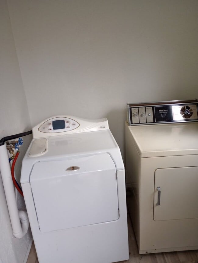 Building Photo - LEASE TO OWN $1800 MO