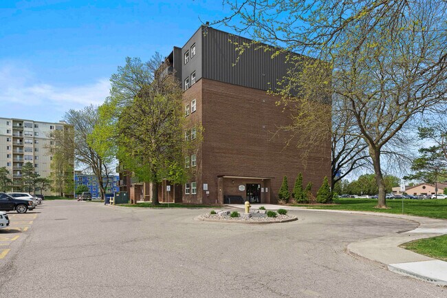Photo du bâtiment - Meadowpark Apartments