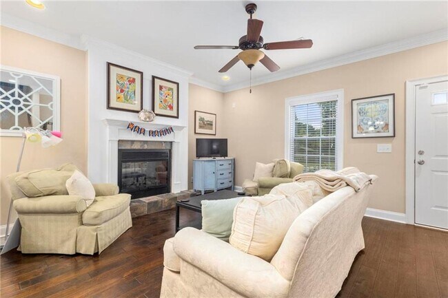 Building Photo - 3Bed/2.5 Bath Available Now!